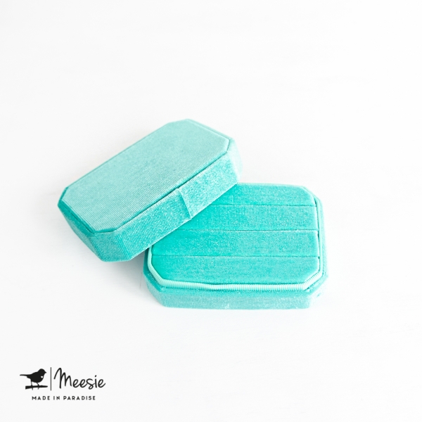 Display: ring Velvet Travel box Display: ring Velvet Travel box